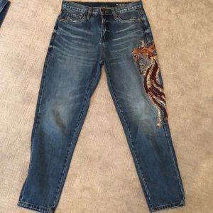 *NEVER WORN* Blank NYC embroidered jean!